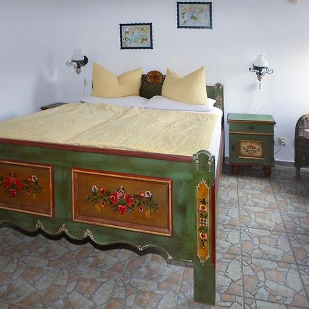 Romantik Landhaus & Pension Klaps Liebling 뤼벤 외부 사진