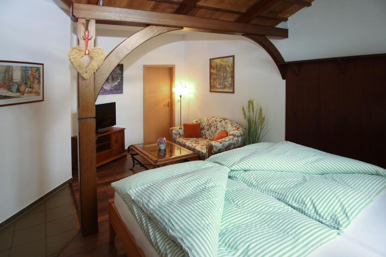 Romantik Landhaus & Pension Klaps Liebling 뤼벤 외부 사진
