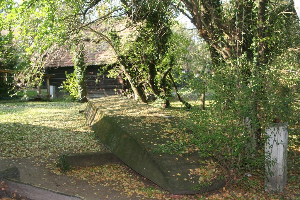 Romantik Landhaus & Pension Klaps Liebling 뤼벤 외부 사진