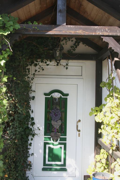Romantik Landhaus & Pension Klaps Liebling 뤼벤 외부 사진